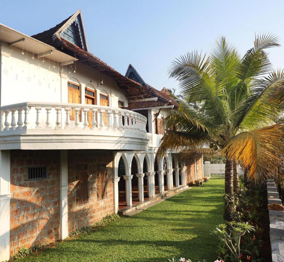 Alappuzha Beside The River מראה חיצוני תמונה